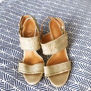 Excellent Condition Jack Rogers Wedges Size 7 Gold